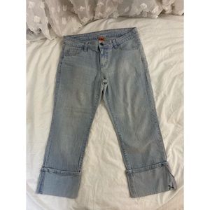 MIDNIGHT STREET JEANS Light Blue Wash Capri Pants